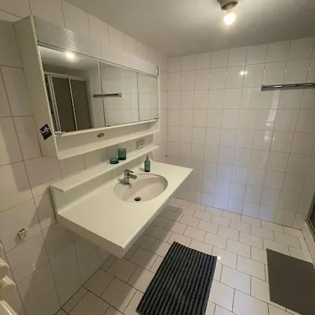 Zentrales Mit Terrasse