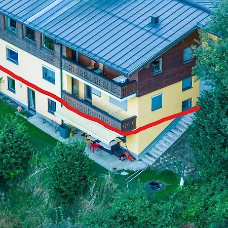 Zentrales Mit Terrasse *