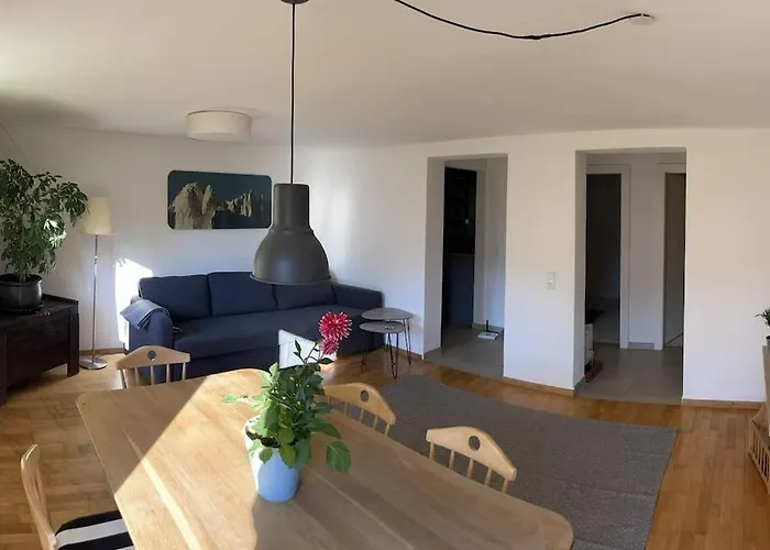 Zentrales Mit Terrasse