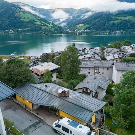 Zentrales Mit Terrasse *